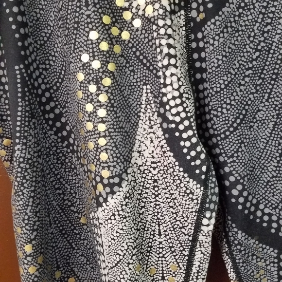 Fabletics XXL Black w Gray & Metallic Gold Accents - Picture 2 of 5